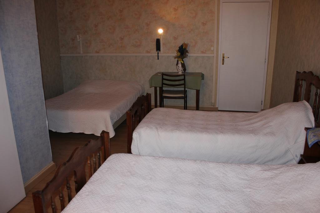 Hotel Restaurant La Camargue サラン・ド・ジロー 部屋 写真