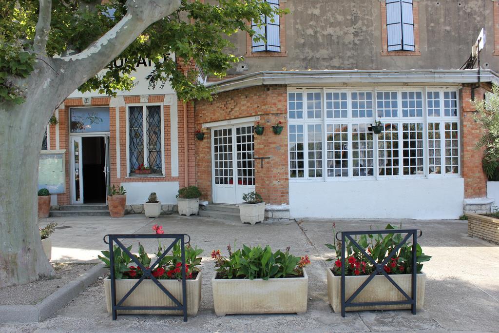 Hotel Restaurant La Camargue サラン・ド・ジロー エクステリア 写真